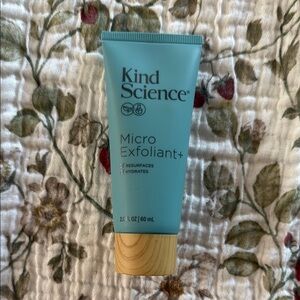 Micro Exfoliant+ in Blue